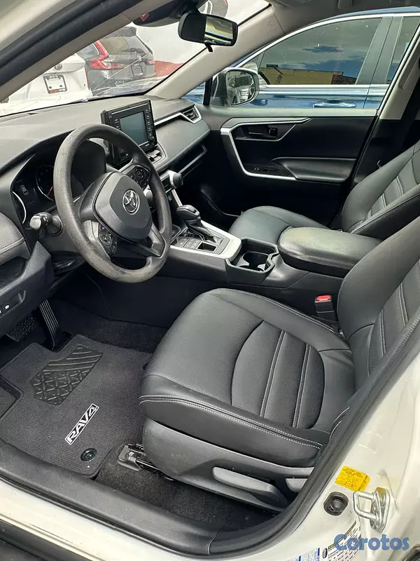 jeepetas y camionetas - Toyota Rav4 LE 2020 5