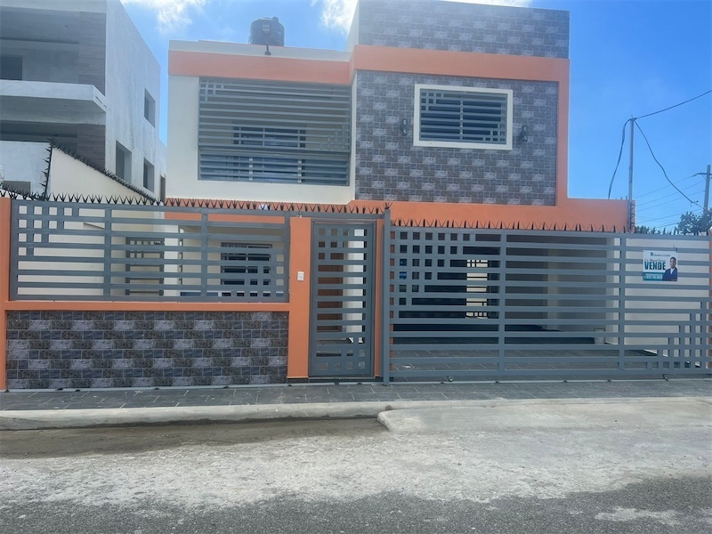 casas - casa de dos niveles con terraza destechada 8