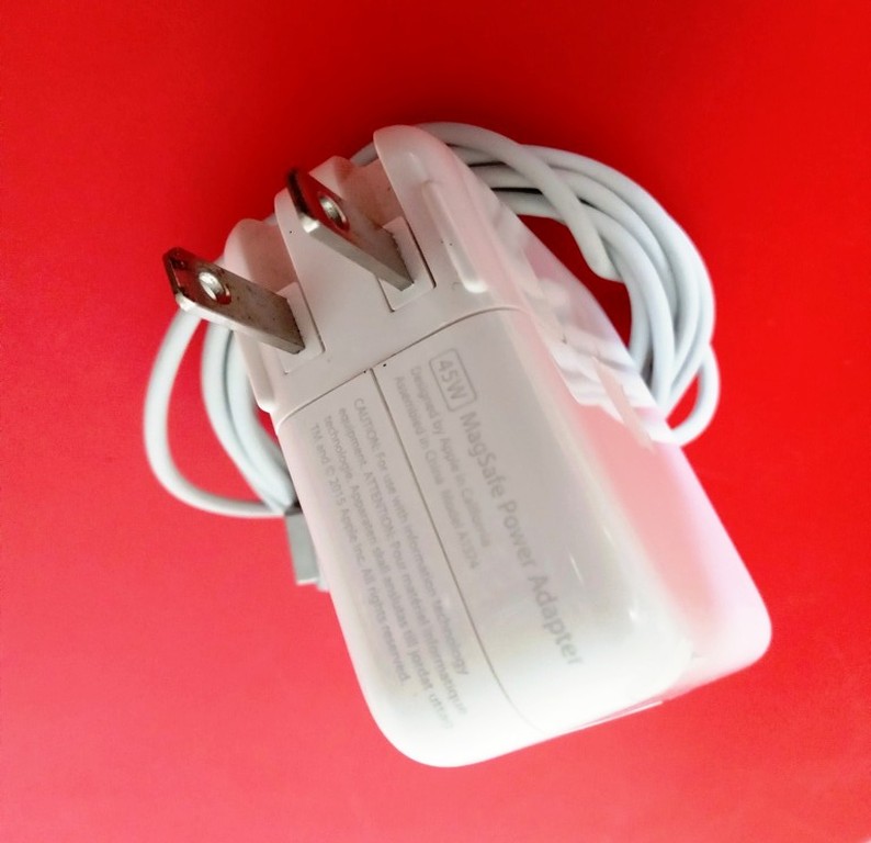 computadoras y laptops - Cargador Original Apple MagSafe 45W (Macbook Air) 
