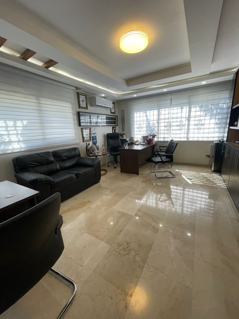 casas - Hermosa casa en el prestigioso sector de Cacicazgos con 759mts de construcción 3
