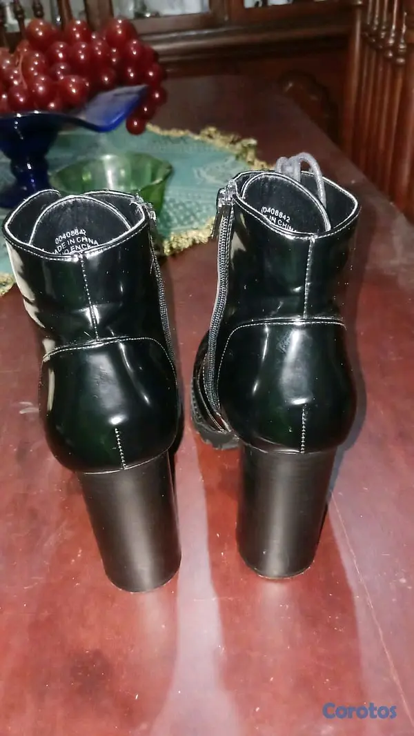 zapatos para mujer - Botas de charol Forever 21 talla 10  3