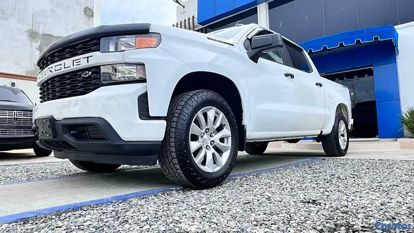 jeepetas y camionetas - CHEVROLET SILVERADO 2021 3