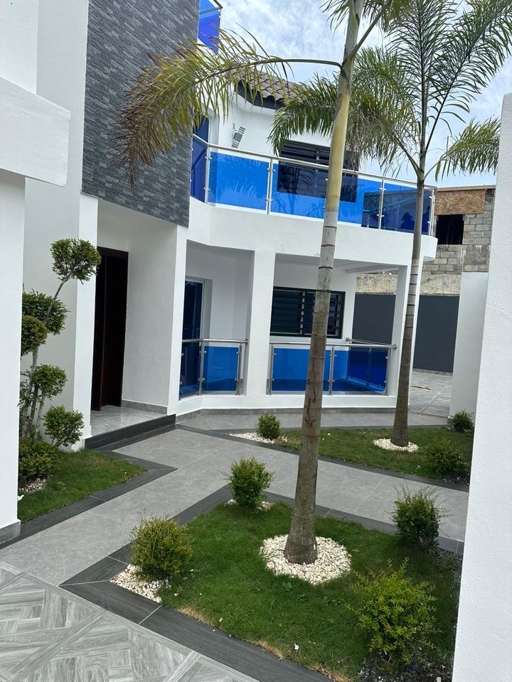 casas - venta de casa de lujo en la autopista de san isidro Santo Domingo este  8