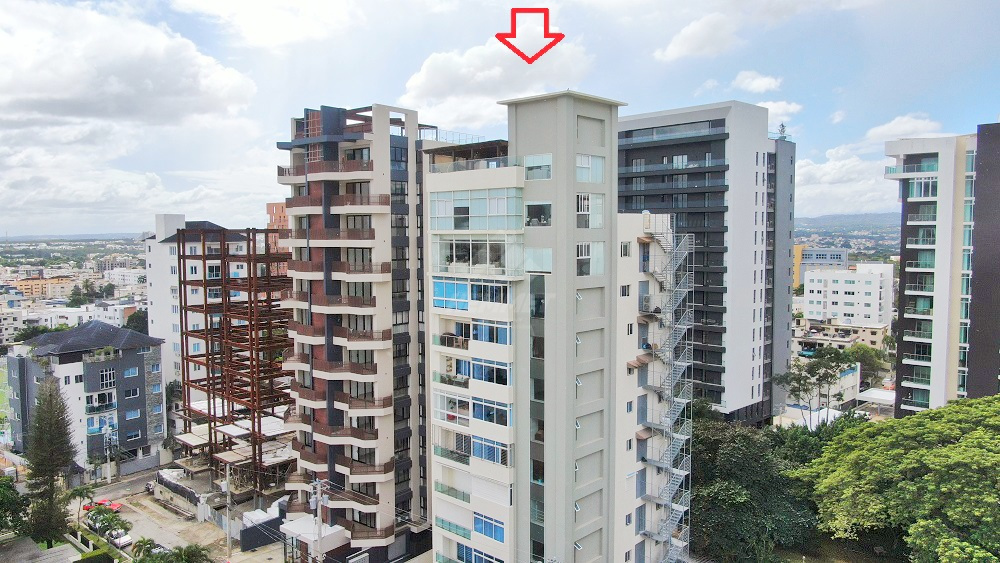 apartamentos - TORRE PLANTA FULL Y ELEVADOR LA ESMERALDA SANTIAGO