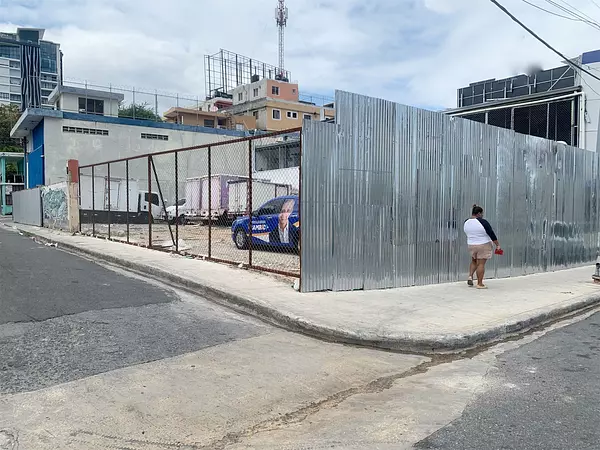 solares y terrenos - Solar comercial en bella vista  3