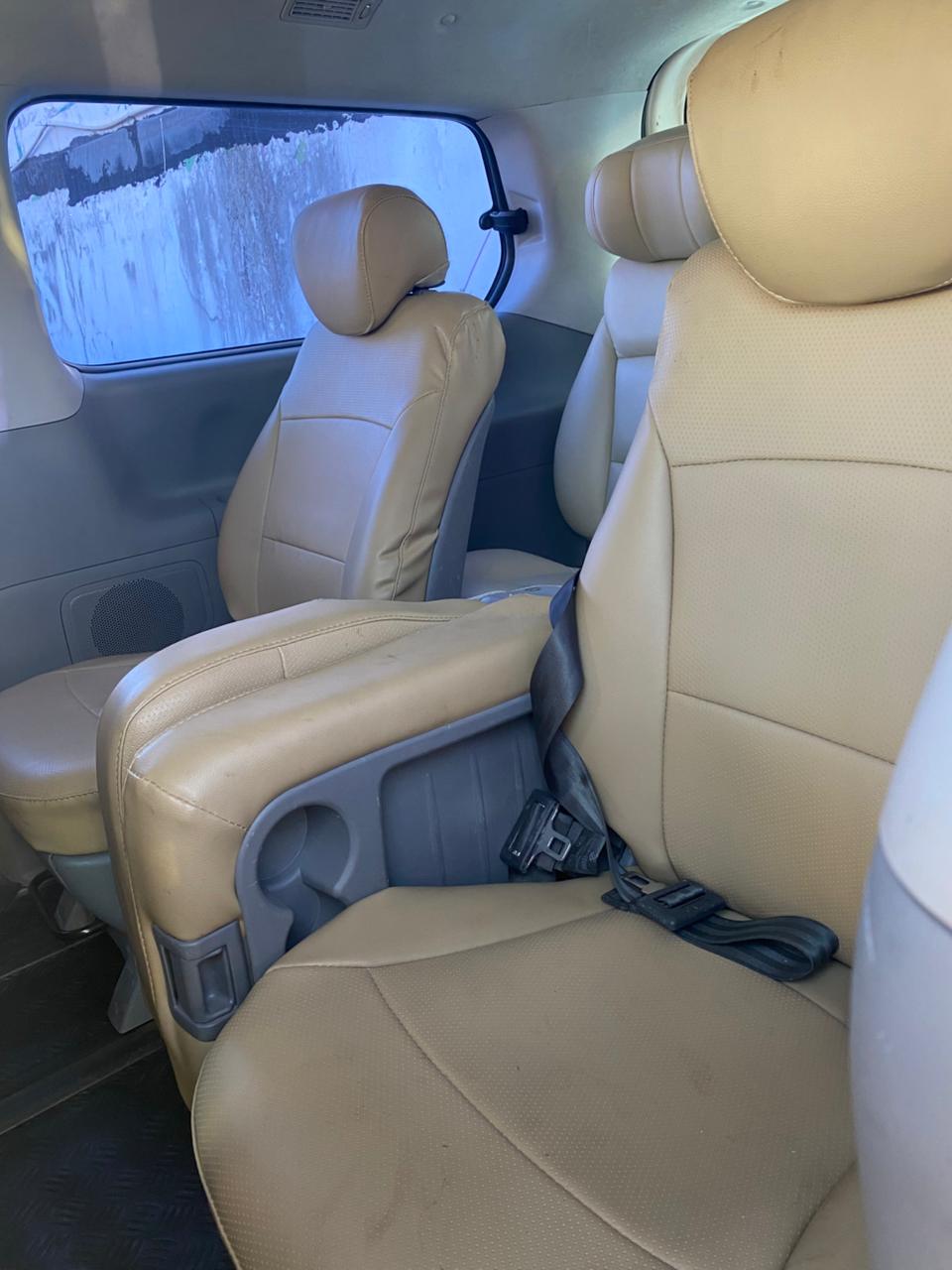 jeepetas y camionetas - HYUNDAI GRAND STAREX 2017 BLANCA DESDE: RD$1,220,000.00 3