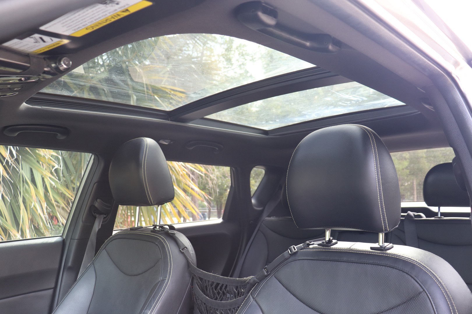 carros - 2015 Kia Soul Plus personalizado con asientos en leather y sunroof panorámico  4