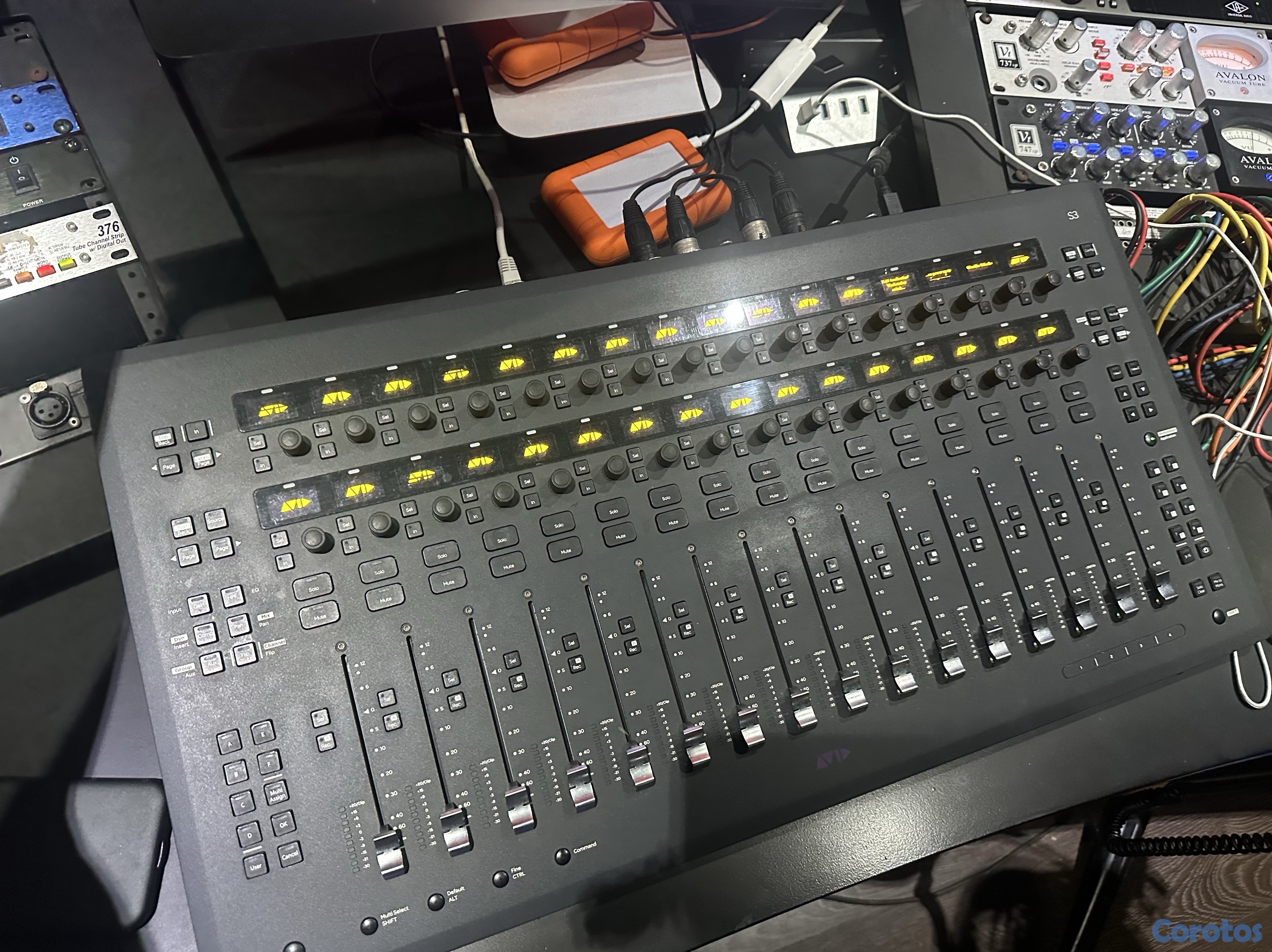 camaras y audio - Controlador AVID Artist Mix – Control Surface (NEGOCIABLE) 4