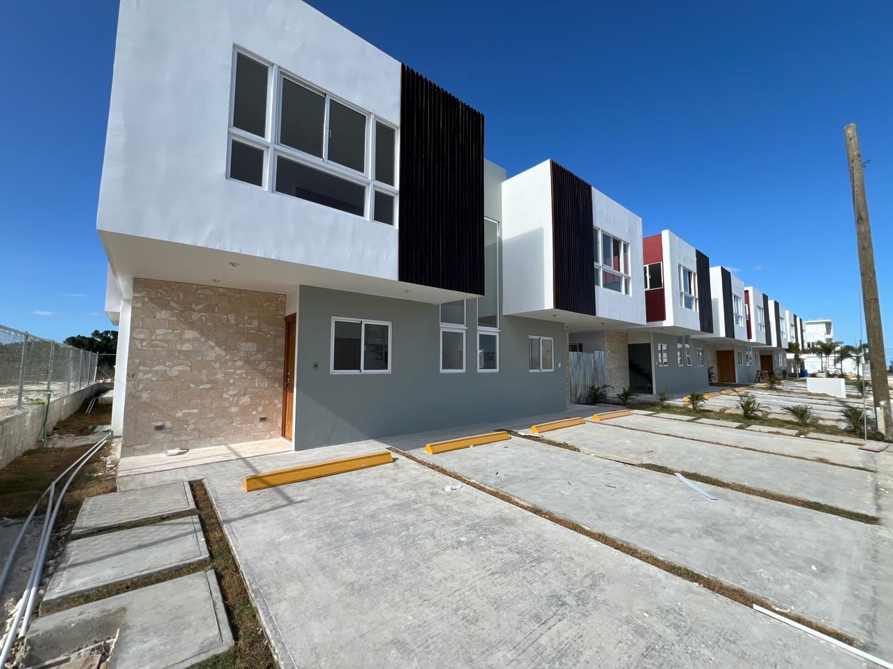 casas - PROYECTO DE TOWNHOUSE UBICADO EN COSTA CANA, PUNTA CANA, REPUBLICA DOMINICANA   7