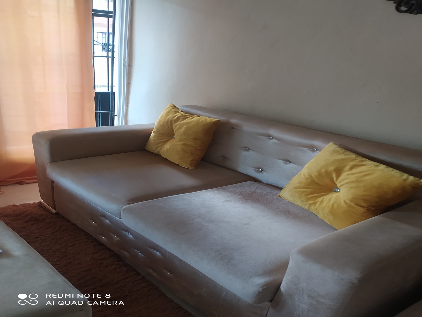 muebles y colchones - Se vende sofá en buenas condiciones 