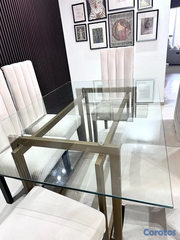 muebles y colchones - Comedor moderno de 6 sillas en excelente estado 4