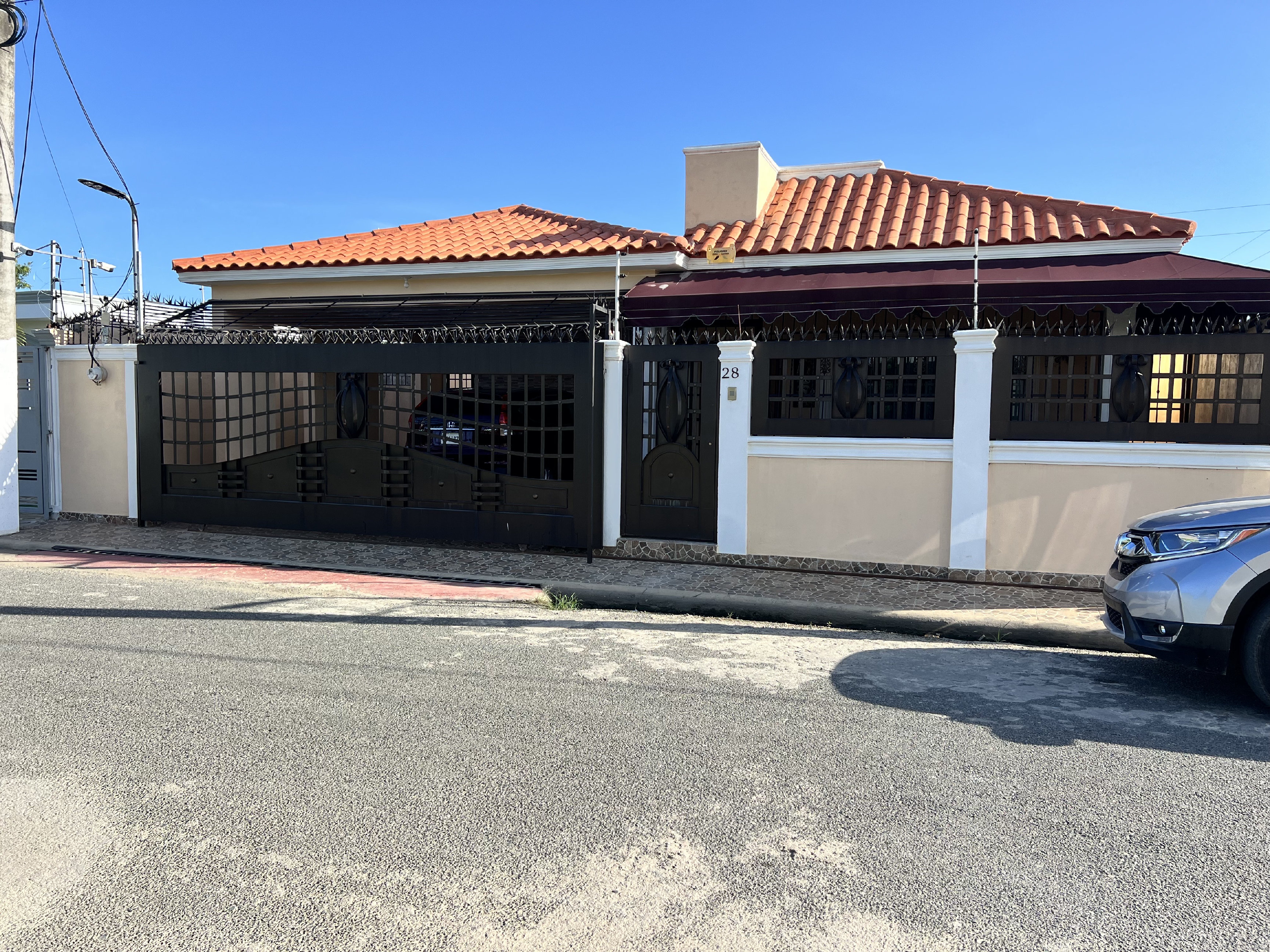 apartamentos - venta de casa en la autopista de san Isidro Santo Domingo este  1