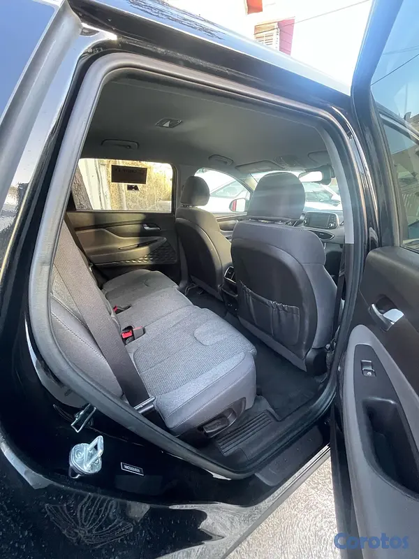 jeepetas y camionetas - Hyundai Santa Fe SE 2020 4