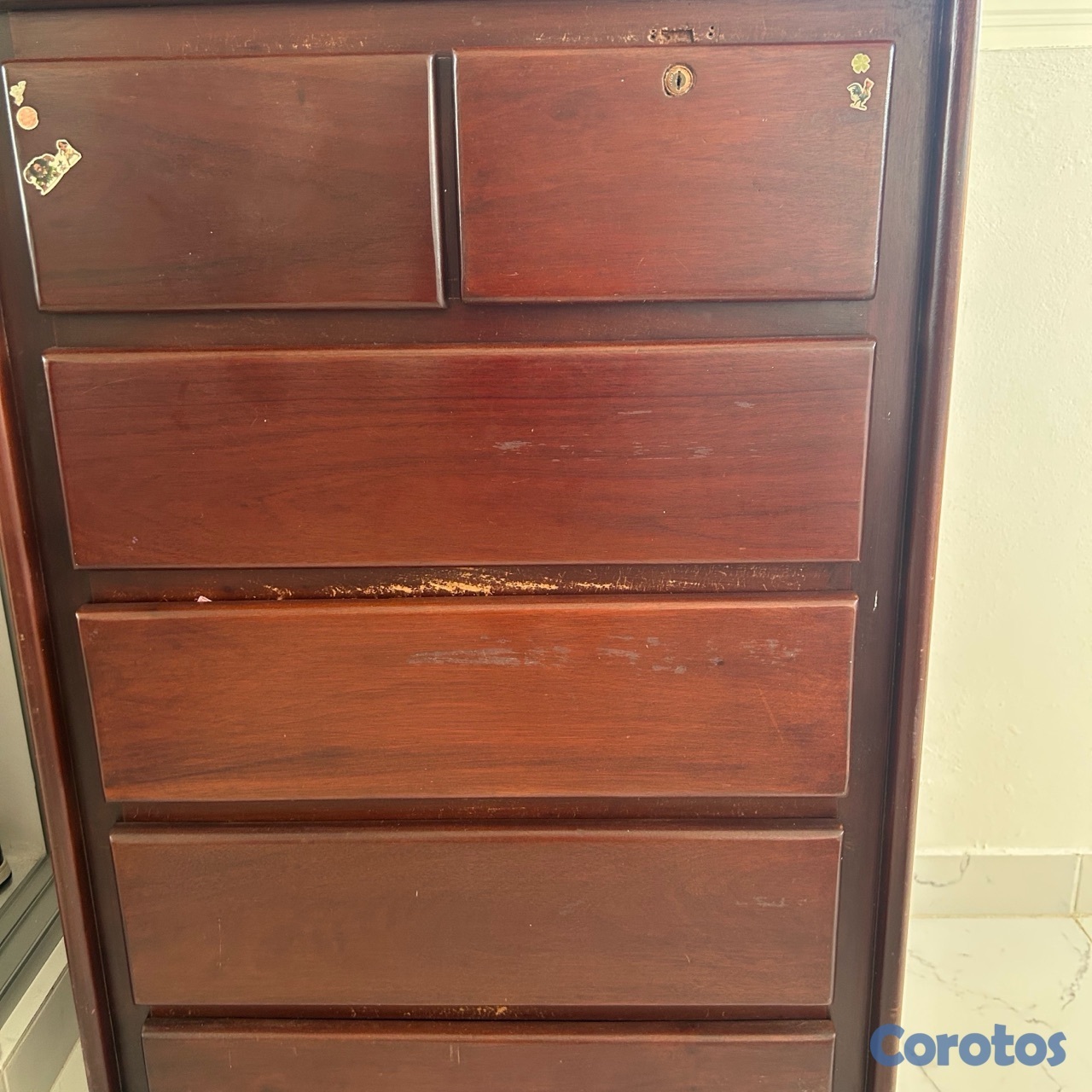 decoración y accesorios - Gavetero grande caoba 