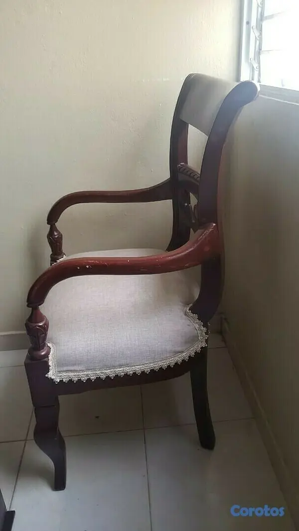 muebles y colchones - Butaca en caoba (1 unidad) 2