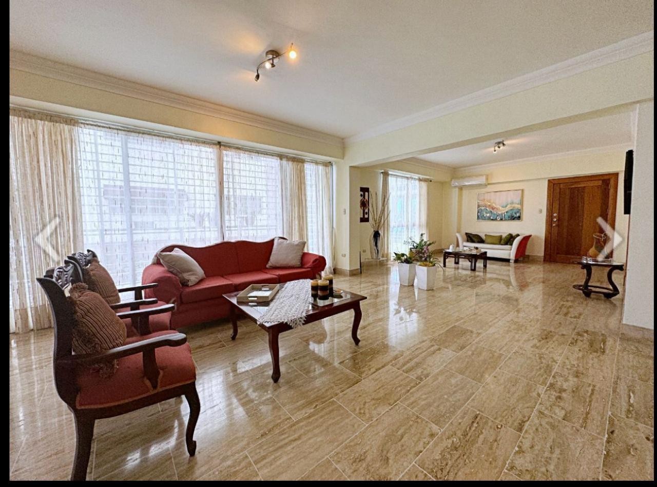 apartamentos - Vendo apartamento en Sanche Naco Distritos nacional 
 en una torre USD$325,000, 4