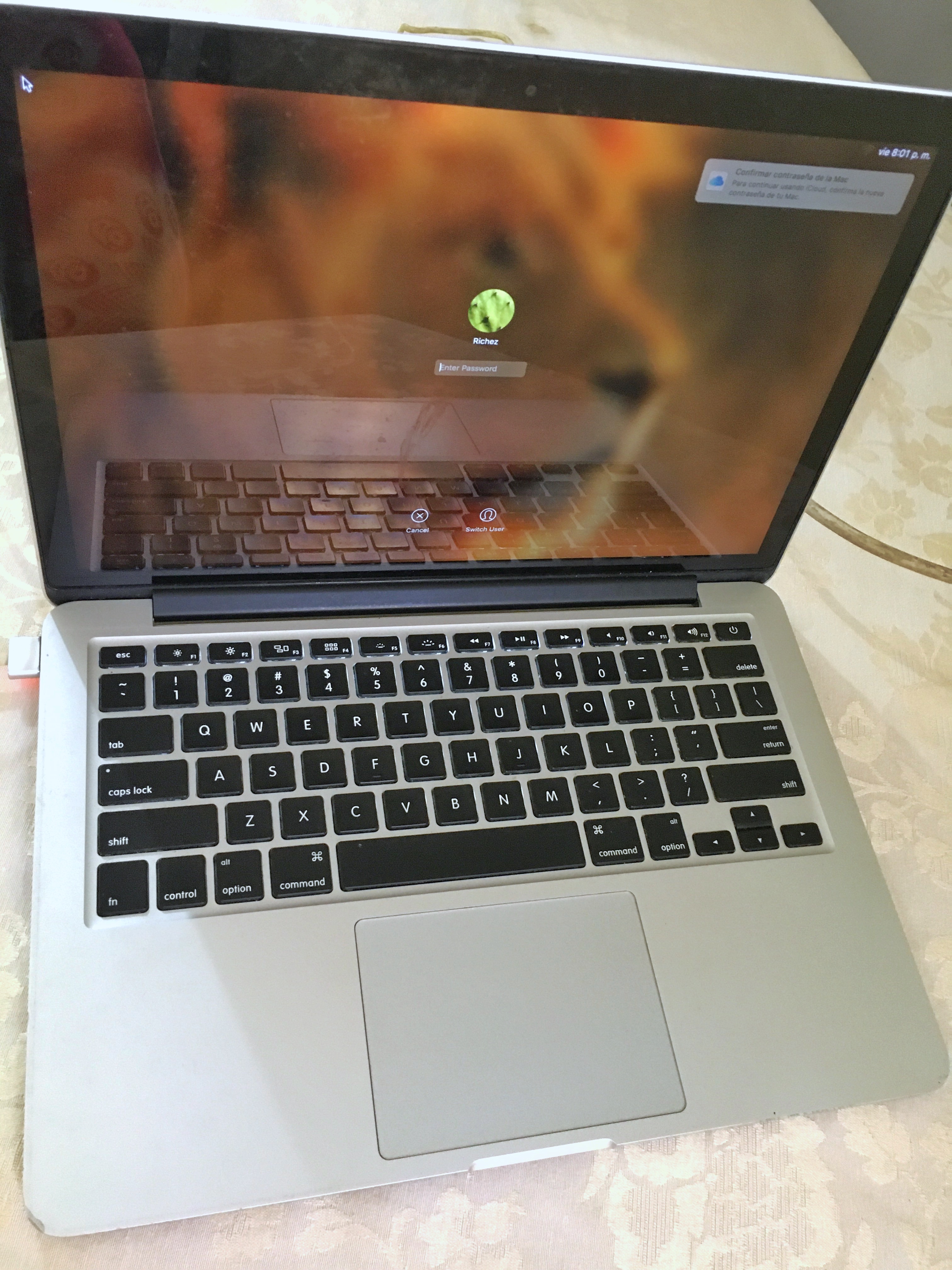 computadoras y laptops - VENDO LAPTOP MAC PARA USO O PIEZAS