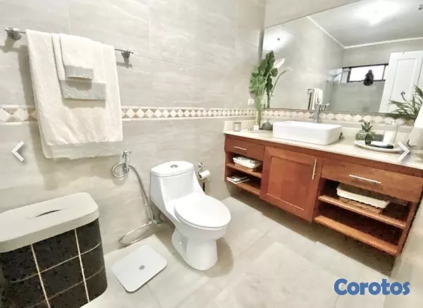 apartamentos - Venta espacioso apart.,
Remodelado, con vista al mar! (6to. piso). 4