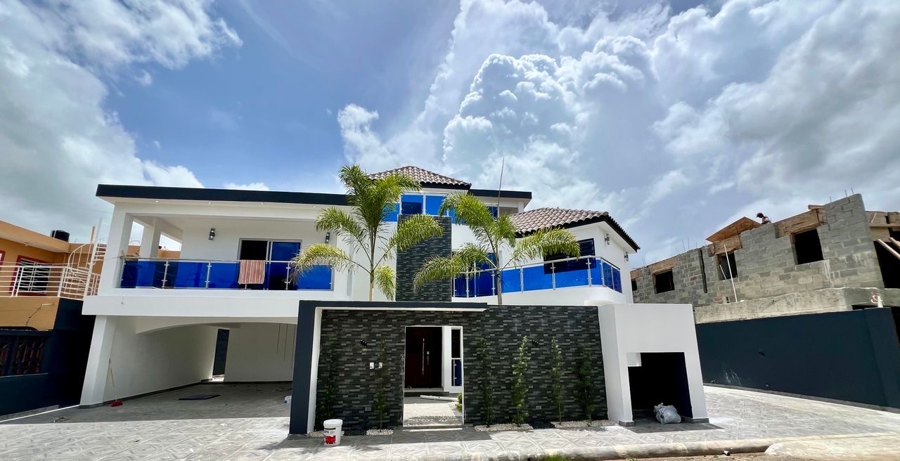 casas - venta de casa de lujo en la autopista de san isidro Santo Domingo este  5