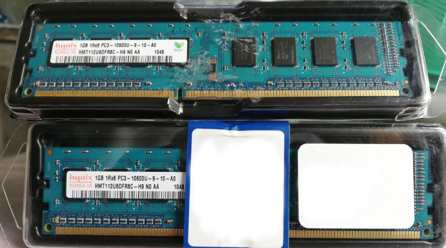 Memoria RAM HYNIX_2x 1GB (2GB TOTAL)
DDR3 - 1GB - 10600 (1333)MHz 
