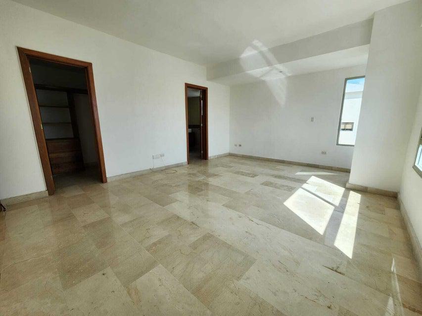 apartamentos - Apartamento en alquiler #24-1068 Evaristo Morales Santo Domingo 3
