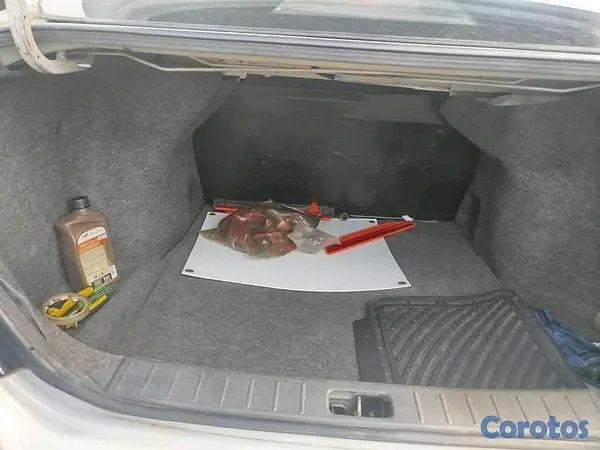 carros - Vendo Nissan Versa 8