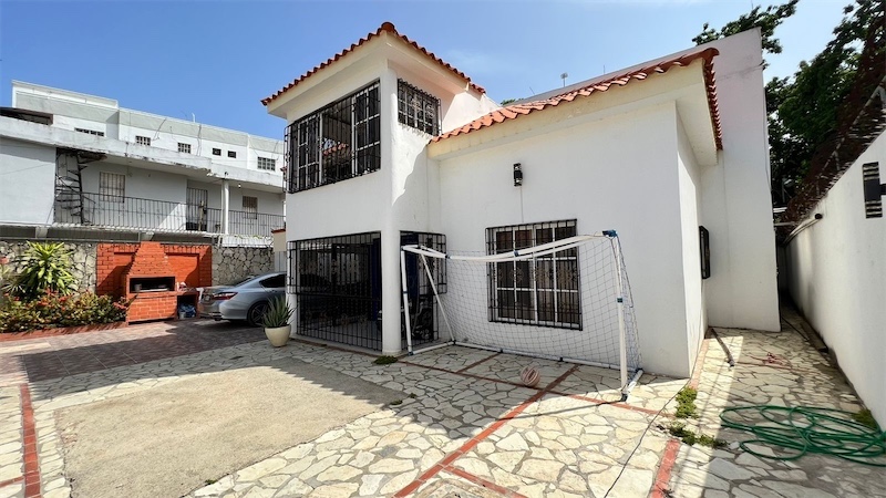 casas - Venta de casa en la autopista de san Isidro con 366mts Santo Domingo 7