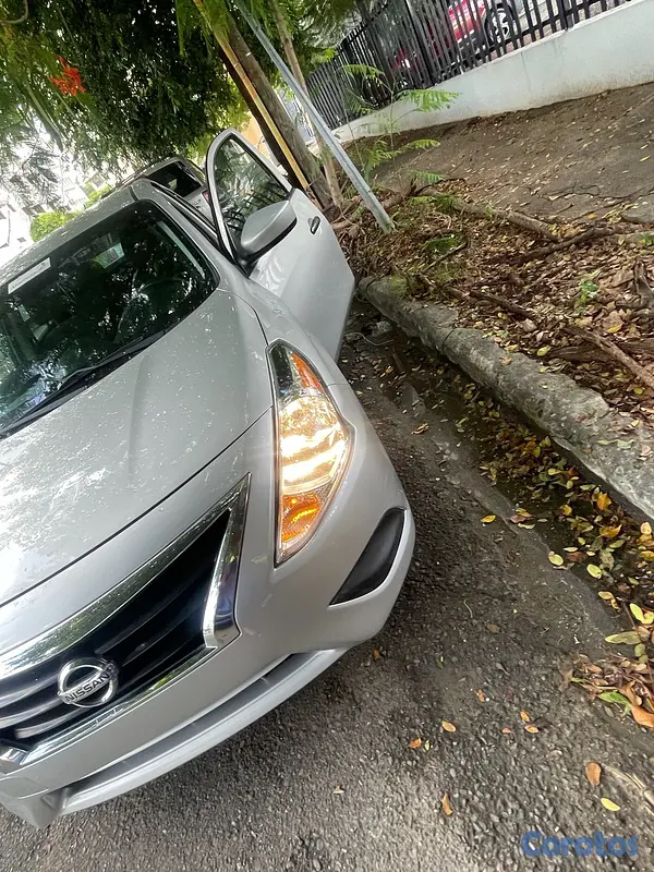 carros - NISSAN VERSA SV 2019 5