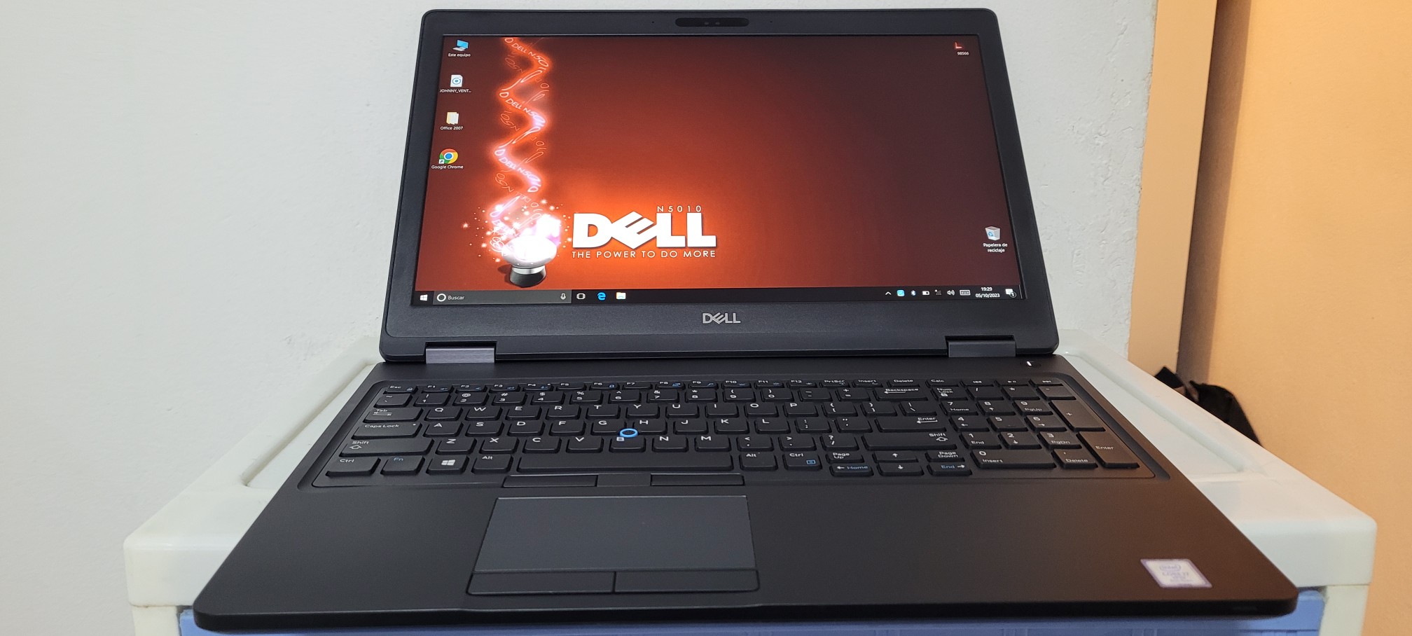 computadoras y laptops - Laptop Dell 5590 Touch 17 Pulg Core i7 2.11ghz 8va Gen Ram 16gb ddr4 Disco 512GB