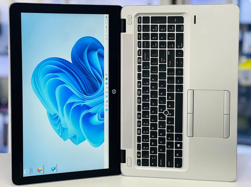 computadoras y laptops - Laptop hp elitebook 840 G3 core i7 6ta 2.60Ghz 16GB ram 512GB SSD  2