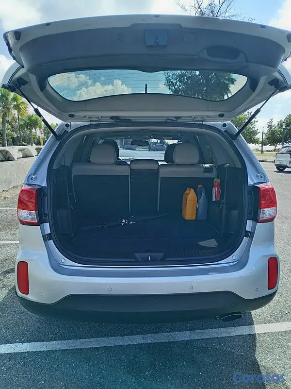 jeepetas y camionetas - KIA SORENTO LX LIGERAMENTE NEGOCIABLEContacto.Yvette Reyes  2