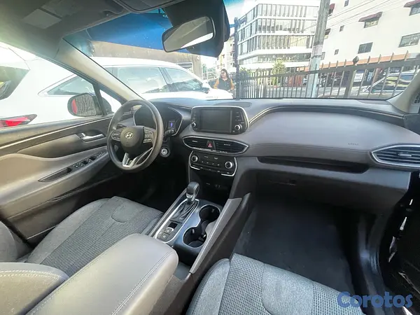 jeepetas y camionetas - Hyundai Santa Fe SE 2020 5