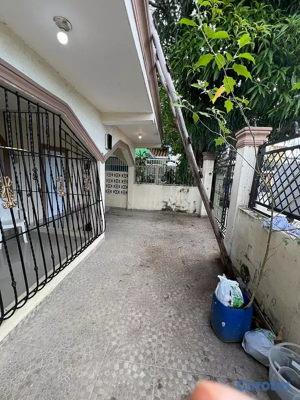 casas - SE VENDE CASA EN ANDRES, BOCA CHICA, A 1 ESQ. DE L 9