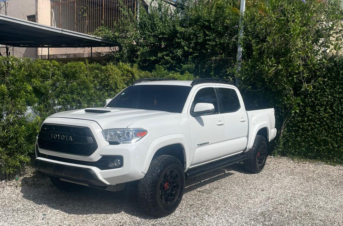 jeepetas y camionetas - Toyota tacoma trd 2017