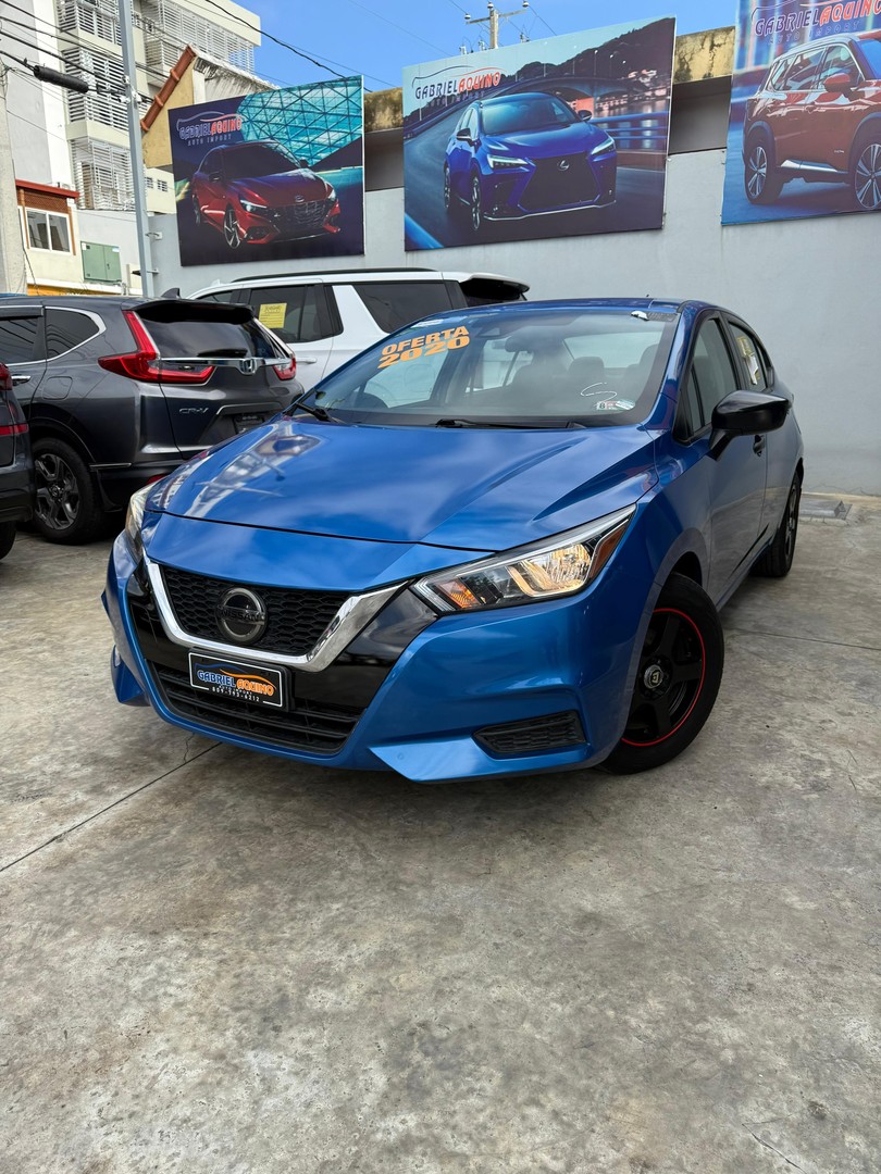 otros vehiculos - nissan versa s 0