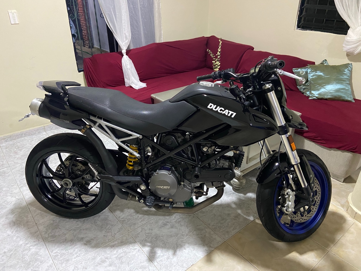 motores y pasolas - Ducati hypermotard 