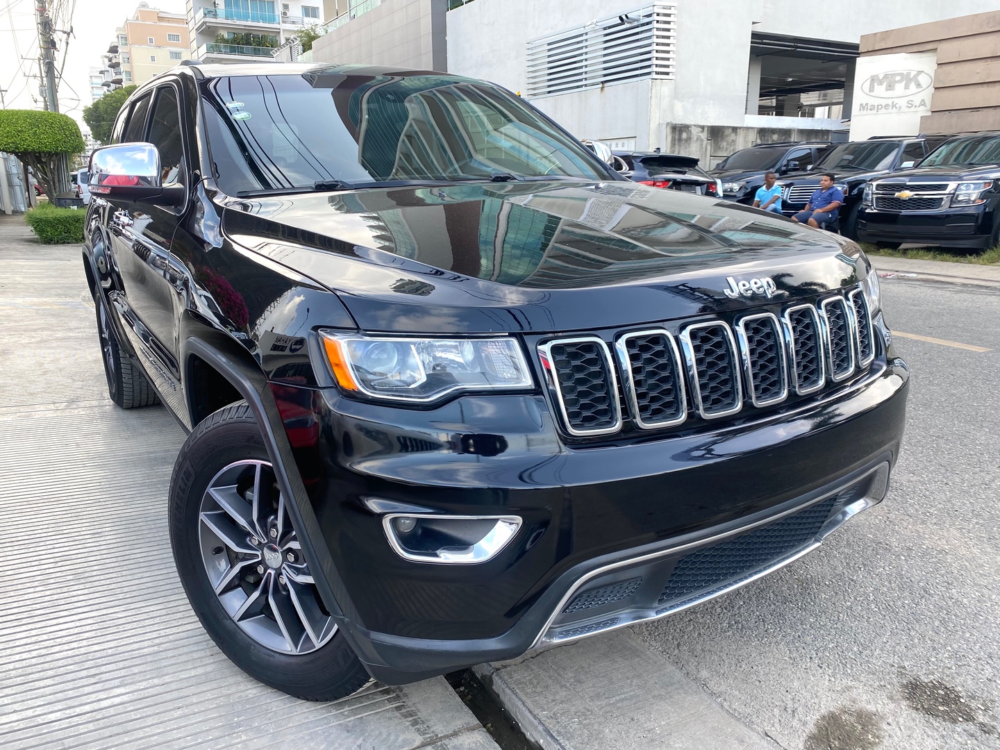 jeepetas y camionetas - Jeep Grand Cherokee Limited 2018 3