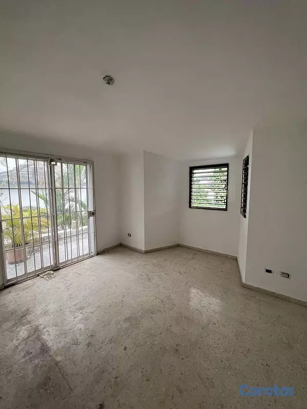 casas - Casa de Dos Niveles en Villa Marina  7