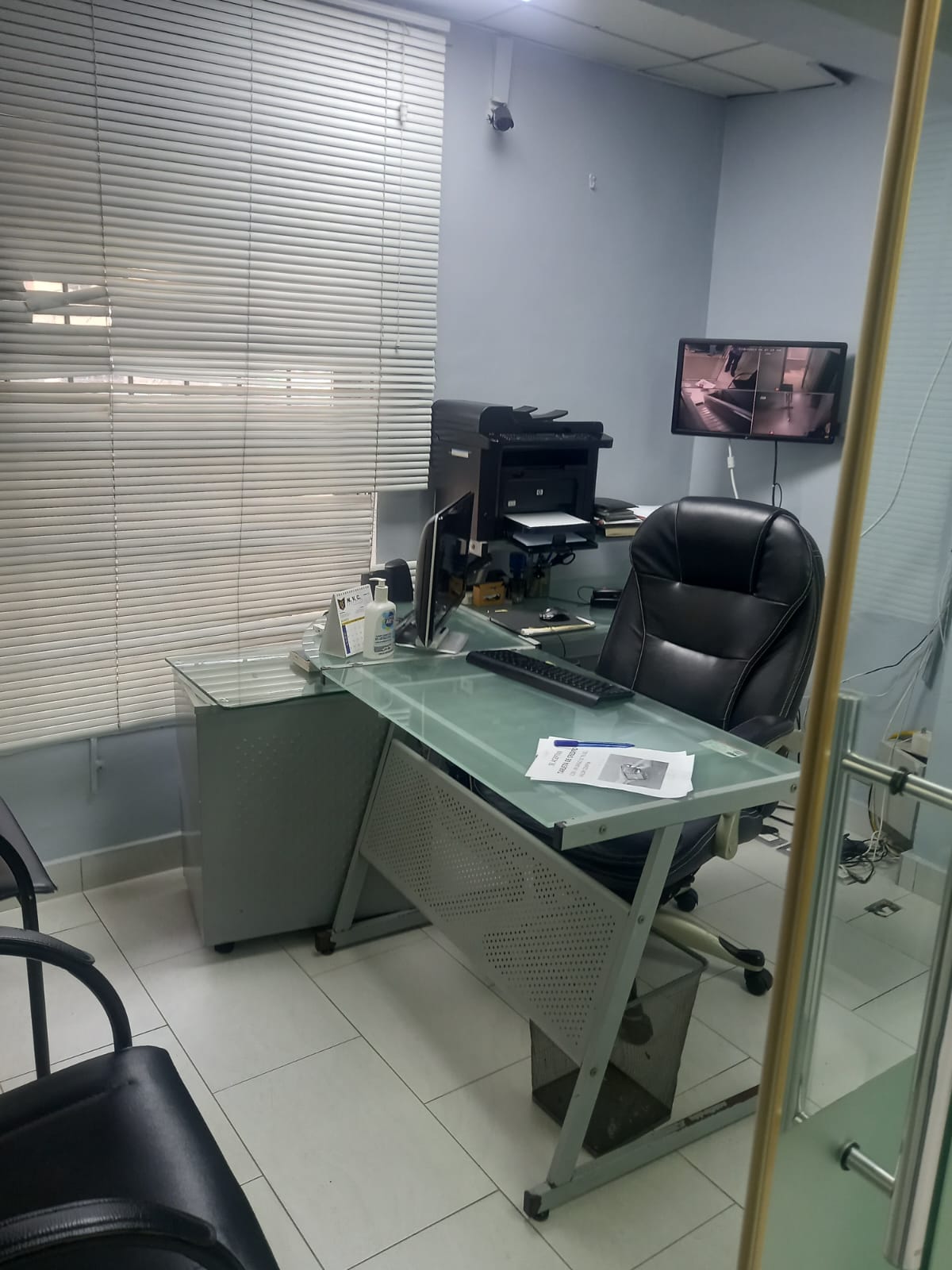oficinas y locales comerciales - Alquilo local en El Millón  3