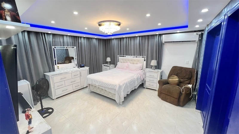 casas - Venta de casa en la autopista de san Isidro con 366mts Santo Domingo 8