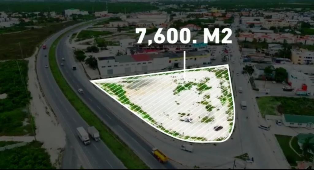 solares y terrenos - SE VENDE     EN   EL  BOULEBARD TURISTICO   7,600 METROS     
       