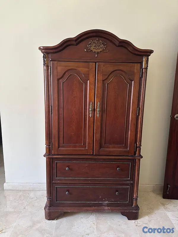 muebles y colchones - Armario de madera duradera en buen estado  2