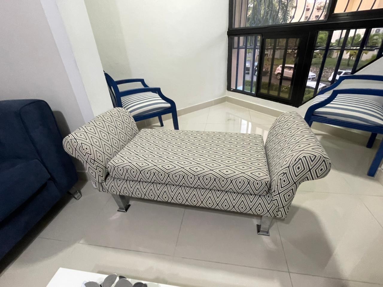 muebles y colchones - Divan / otoman en excelente condición 