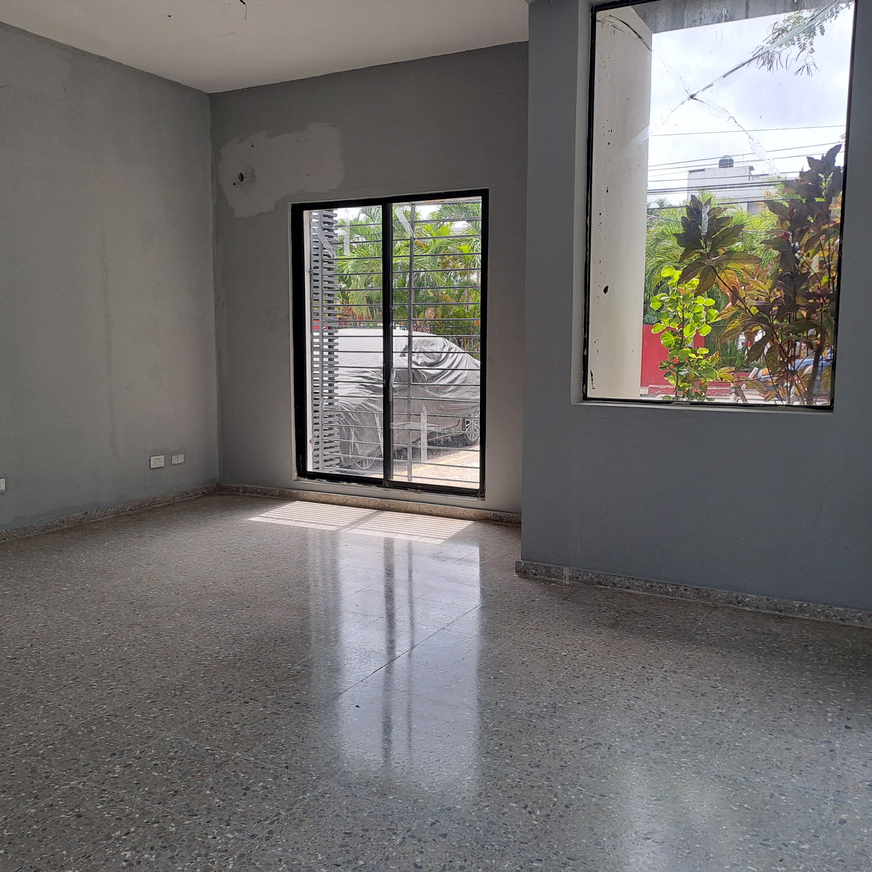 oficinas y locales comerciales - Alquilo local 1er piso 45 mts en Don Bosco 