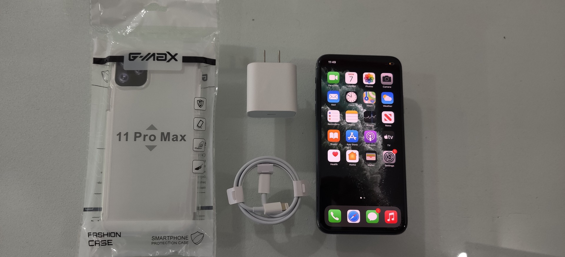 iPhone 11 Pro Max 256GB Verde desbloqueado de fabrica completo SOMOS TIENDA
