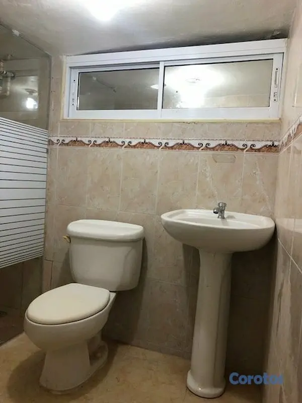 casas - ALQUILO UN SEMISOTANO 9