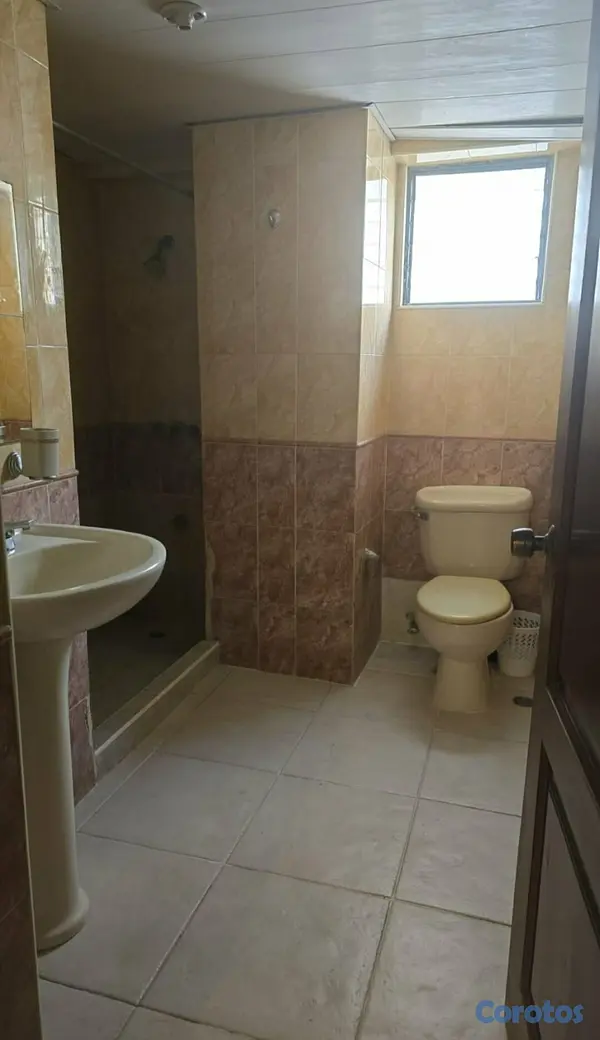 habitaciones y viviendas compartidas - Alquiler de habitación chicas evaristo morales  2