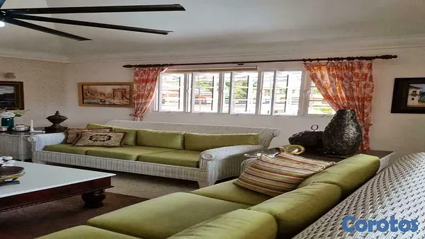 casas - 🏡 Residencia de 3 Niveles en Los Alpes II – 4 Hab, 4.5 Baños, Jacuzzi 2