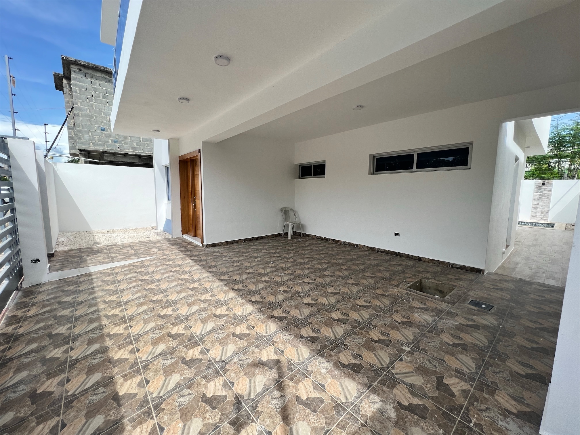 casas - Venta de casa con piscina en la autopista de san Isidro brisa oriental  9