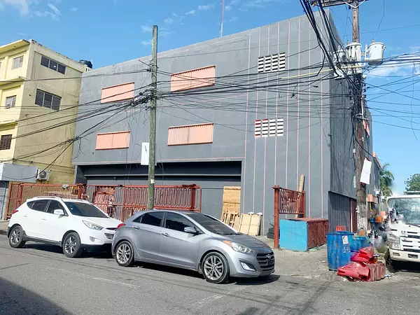 oficinas y locales comerciales - Local tipo nave en Villa Juana 3